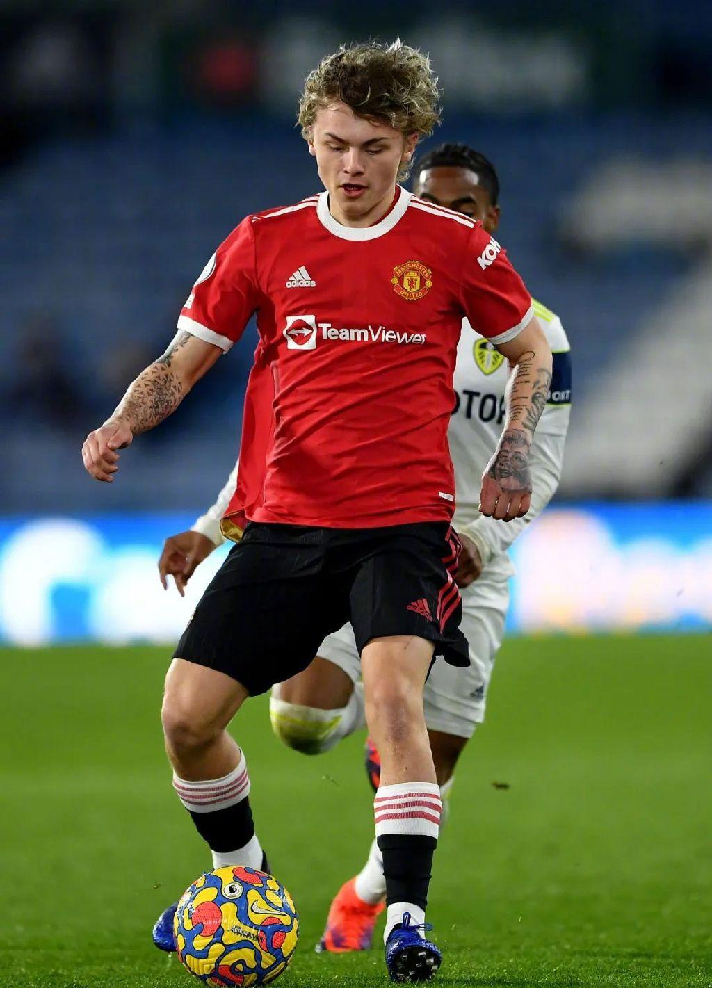 英雄联盟S15赛-今夜曼联调整名单以备欧超杯；绝杀压哨环节打磨；震撼外界；更衣室氛围转暖的简单介绍