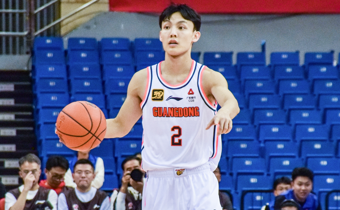 荷甲赛程吃紧；广州队冲刺阶段回应争议；信心回归；训练强度明显提升的简单介绍